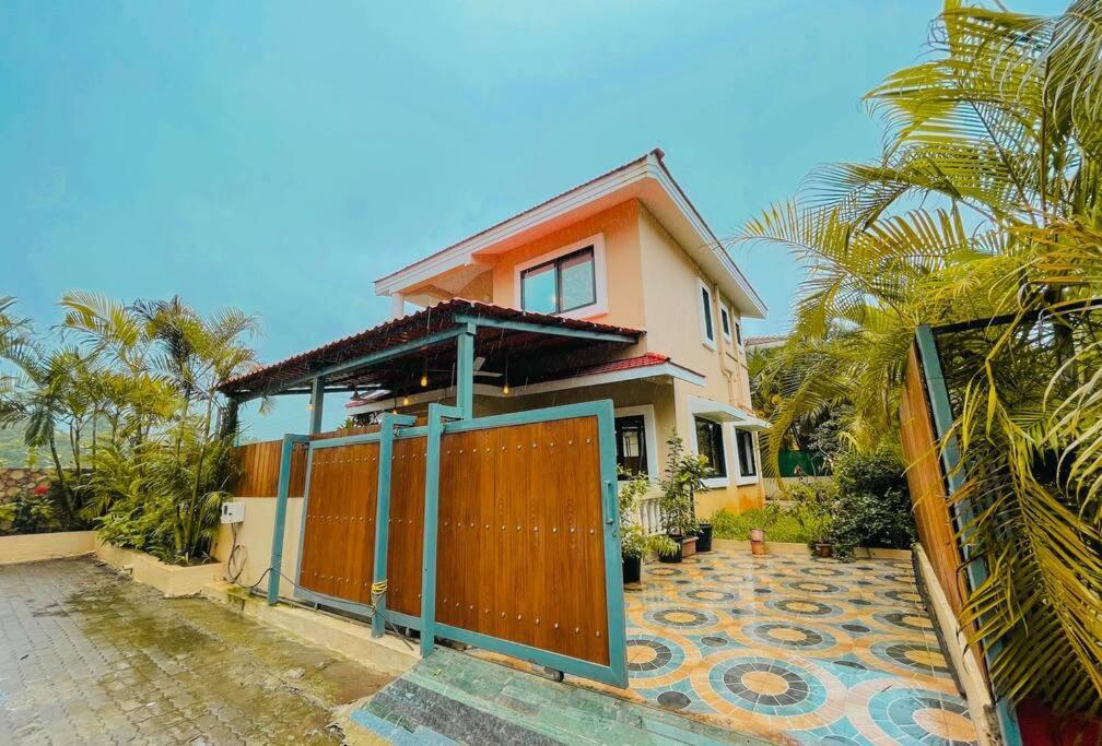 Corner House, Lonavla By Meheru-4 Bhk Villa With Pool Exterior foto