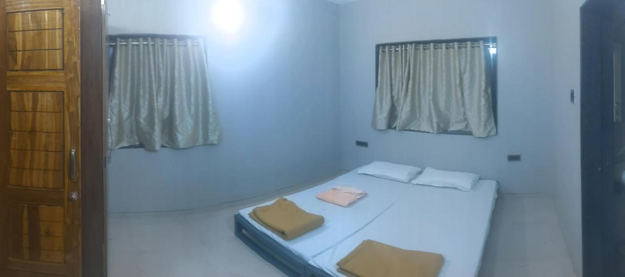Corner House, Lonavla By Meheru-4 Bhk Villa With Pool Exterior foto